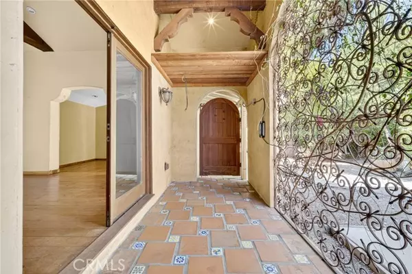 Van Nuys, CA 91405,14720 Valerio