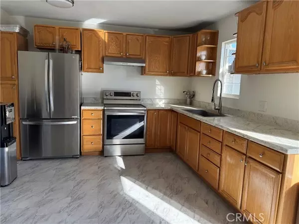 Bakersfield, CA 93307,609 White