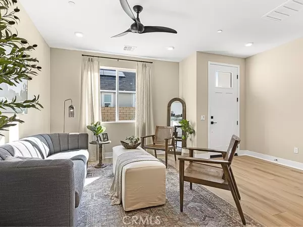 Castaic, CA 91384,30146 Crestline CT