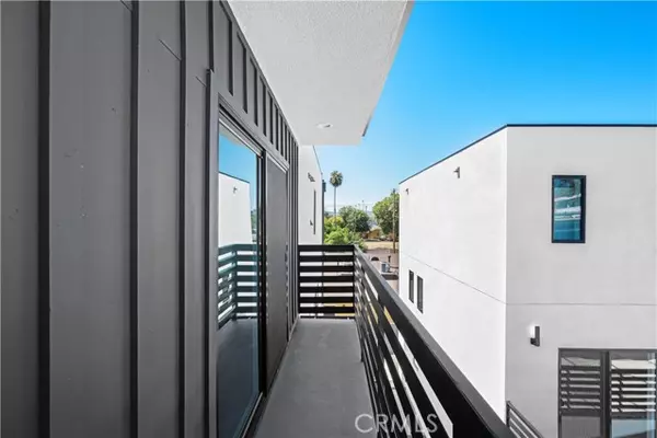 Van Nuys, CA 91405,6704 Kester AVE