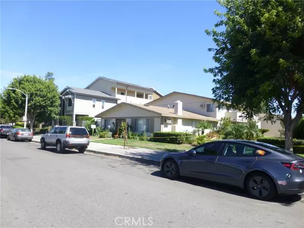 Fullerton, CA 92832,600 S FOR