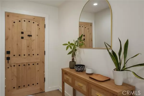 Los Angeles, CA 90039,2923 Acresite ST