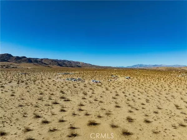 Joshua Tree, CA 92252,420140 Desert Trail DR