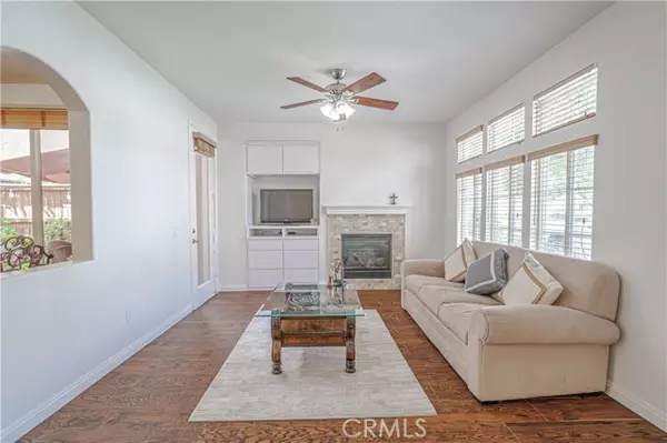 Valencia, CA 91354,24472 Montevista CIR