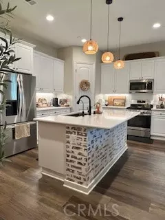 Santa Paula, CA 93060,2080 Pomegranate