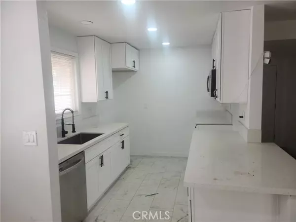 Lancaster, CA 93535,45449 3rd