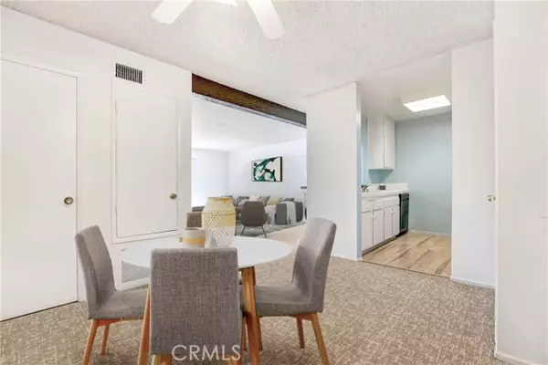 Encino, CA 91316,5460 White Oak G213