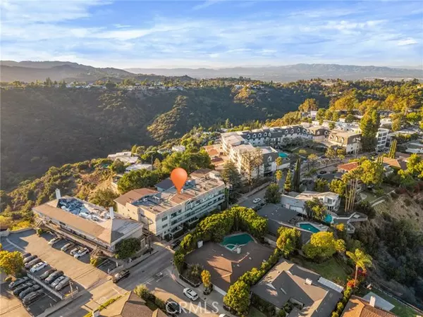 Los Angeles, CA 90077,2345 Roscomare 302