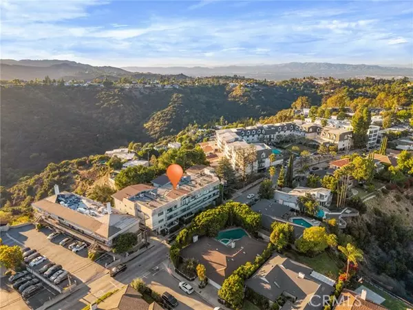 Los Angeles, CA 90077,2345 Roscomare 302