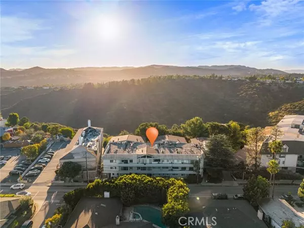 2345 Roscomare 302, Los Angeles, CA 90077