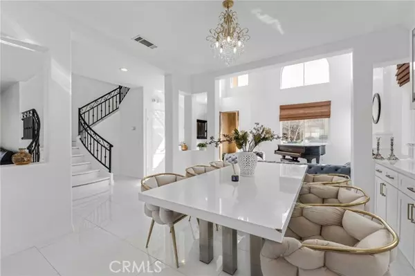 West Hills, CA 91307,6997 Sale AVE