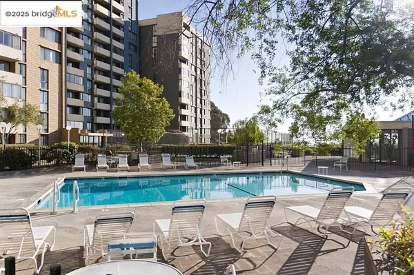 Albany, CA 94706,555 Pierce St 733D