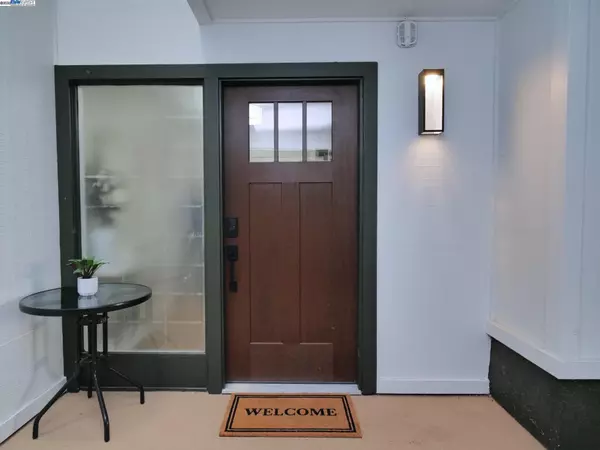 Walnut Creek, CA 94595,1732 Oakmont Drive 8