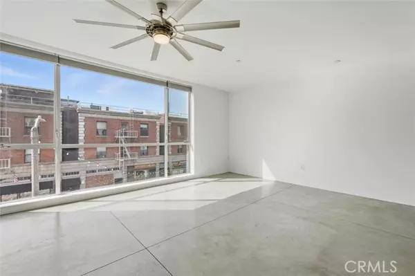 285 W 6th 317, San Pedro, CA 90731