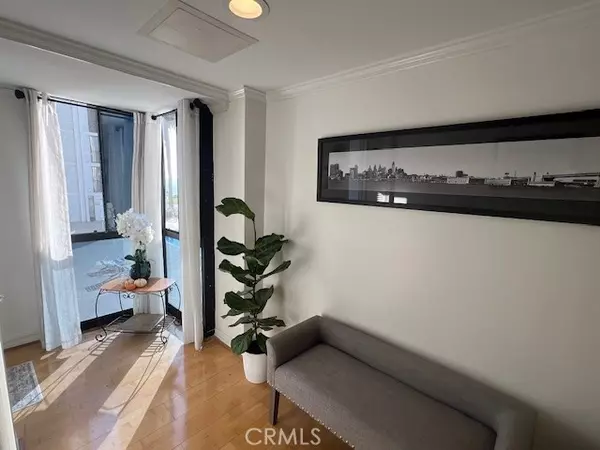 2601 E Ocean 205, Long Beach, CA 90803