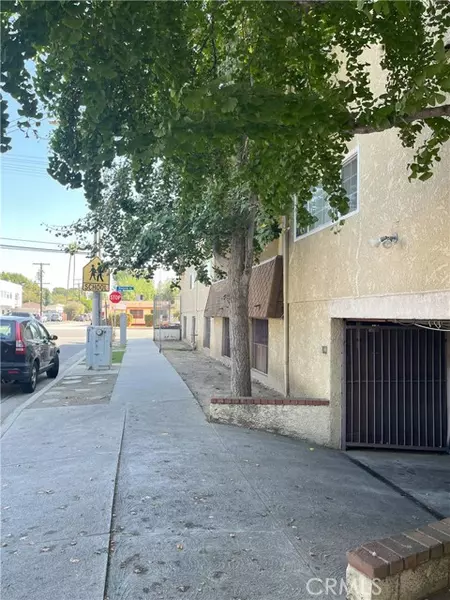 6255 Woodman 203, Valley Glen, CA 91401