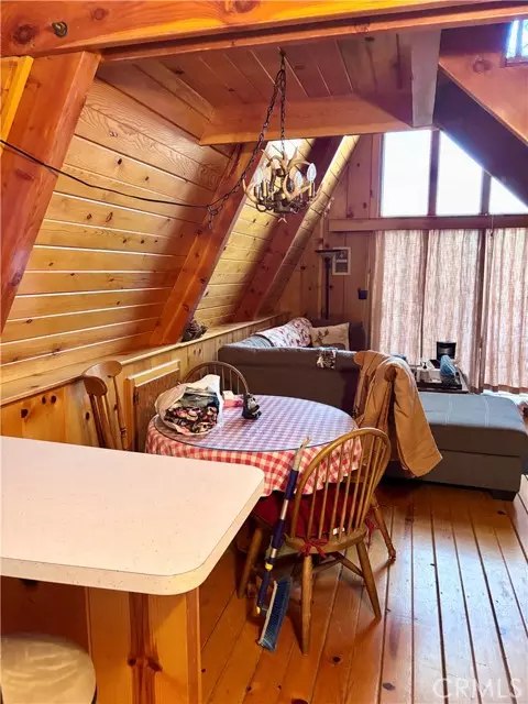 Wrightwood, CA 92397,1825 Thrush