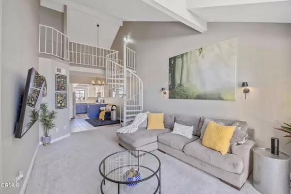 18106 Erik CT 574, Santa Clarita, CA 91387