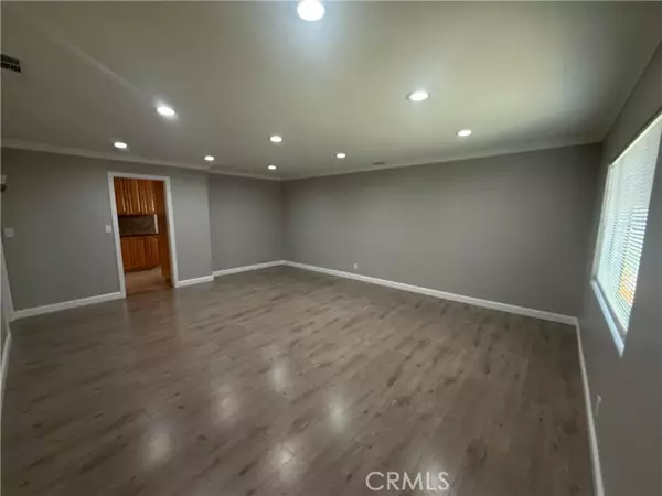 Van Nuys, CA 91405,6853 Matilija AVE