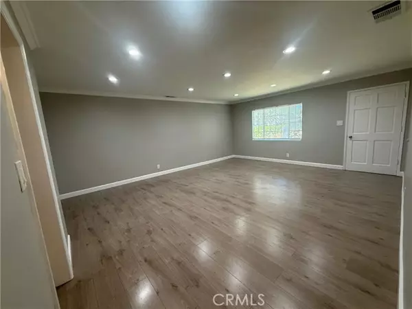 Van Nuys, CA 91405,6853 Matilija AVE