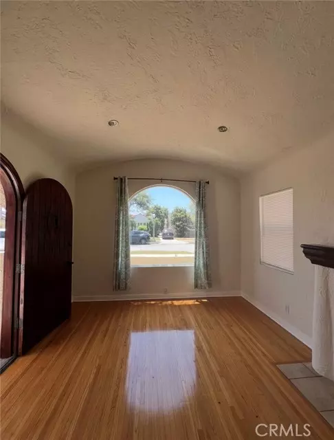 Glendale, CA 91202,829 ARDEN AVE