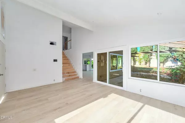 Thousand Oaks, CA 91362,2162 Shady Brook DR