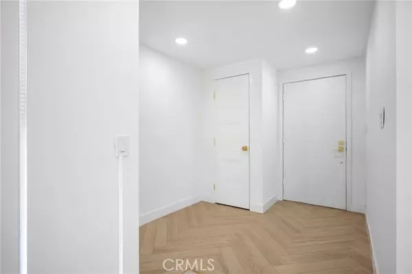 Burbank, CA 91504,9647 Via Torino