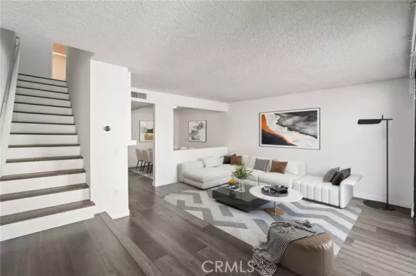 22038 Vanowen St. 215, Woodland Hills, CA 91303