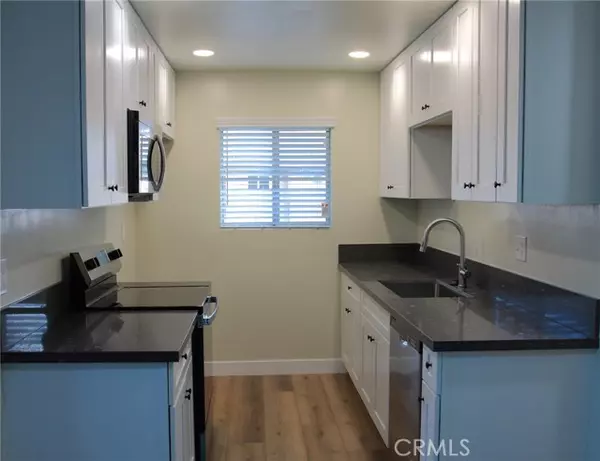 Azusa, CA 91702,1073 W Calle De La Luna 4