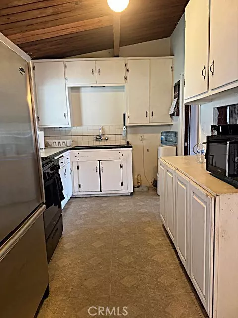 Escondido, CA 92027,1615 Stanley WAY