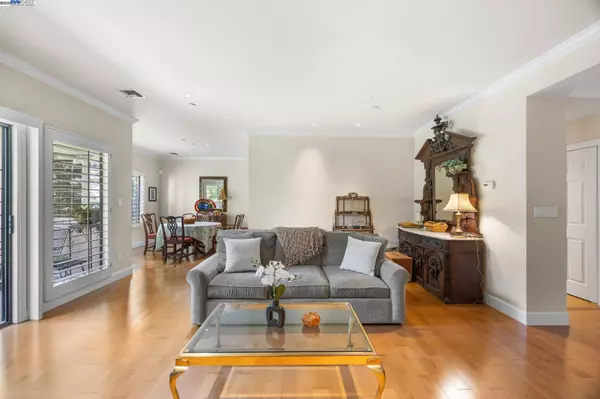 Burlingame, CA 94010,1133 Douglas Avenue #3