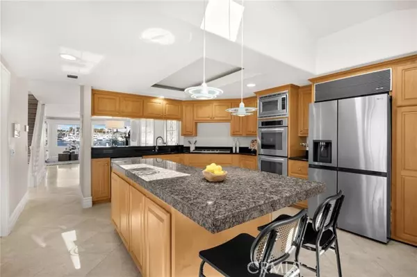 Newport Beach, CA 92663,1819 1/2 W Bay AVE B