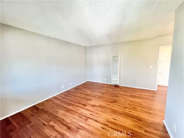 La Crescenta, CA 91214,3123 Foothill BLD 21