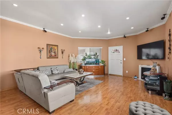 Burbank, CA 91501,620 N 6th ST 106