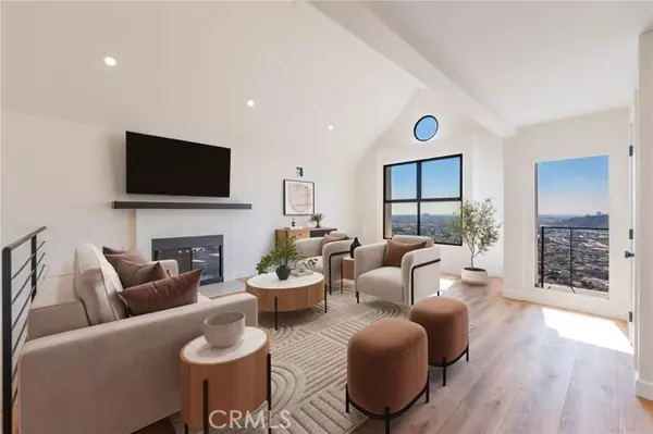 Los Angeles, CA 90065,1426 Killarney AVE