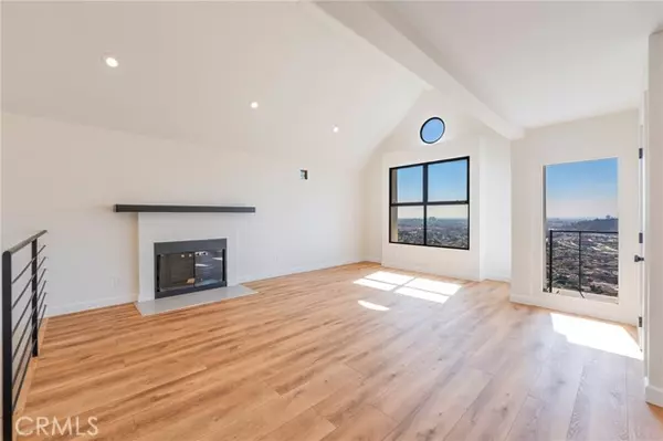 Los Angeles, CA 90065,1426 Killarney AVE