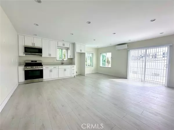 North Hollywood, CA 91601,5820 Lankershim 3