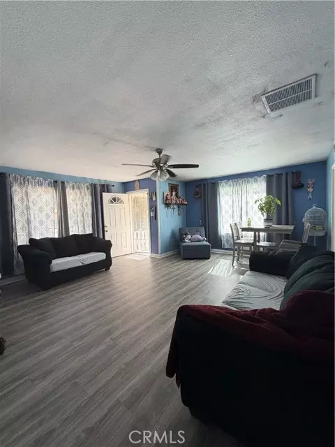 Lancaster, CA 93534,45015 11th