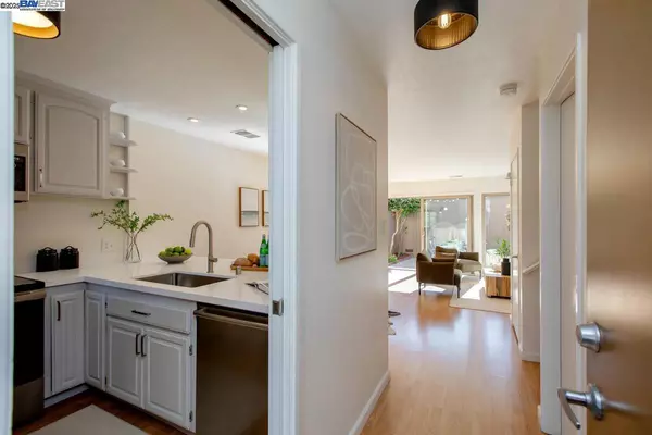 Alameda, CA 94502,3308 Fir Ave