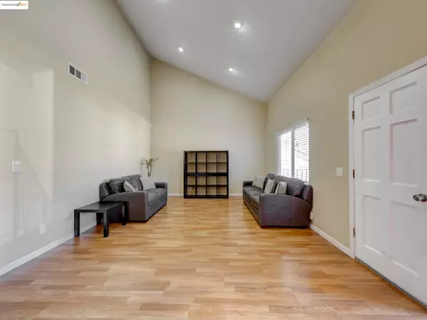 Concord, CA 94521,1208 Pinecrest Dr