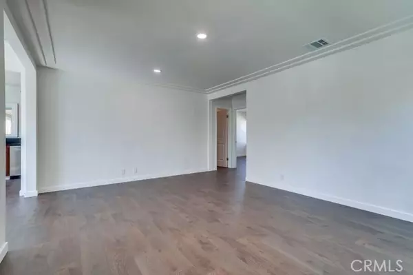 Los Angeles, CA 90044,521 W 98th