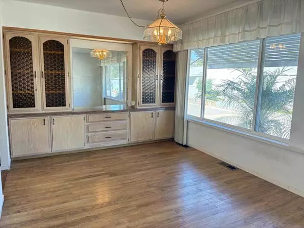 Escondido, CA 92027,2300 E Valley PKWY 194