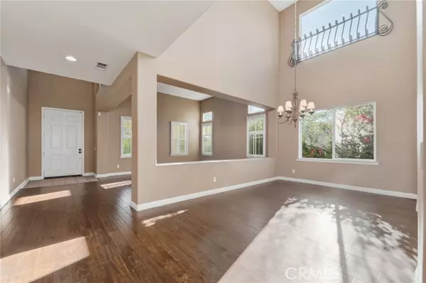 Canyon Country, CA 91351,28459 Falcon Crest