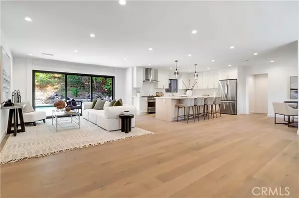 4830 Hasekian DR, Tarzana, CA 91356