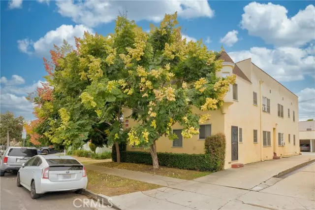 Los Angeles, CA 90036,445 N Spaulding