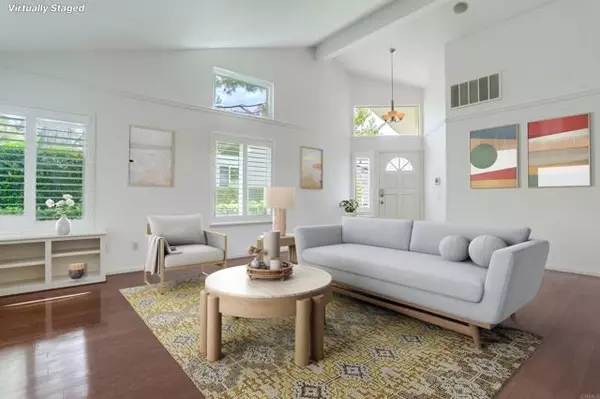 8949 Circle R View LN, Escondido, CA 92026