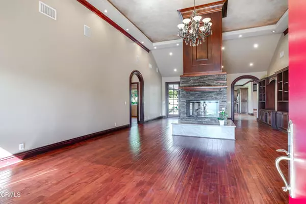 La Canada Flintridge, CA 91011,825 Chehalem RD