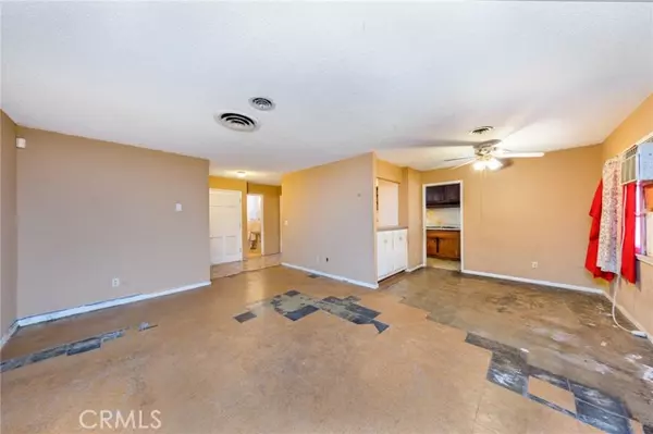 Woodland Hills, CA 91367,6227 Glide AVE