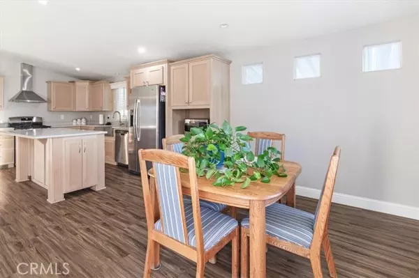 Saugus, CA 91390,29021 Bouquet Canyon 323