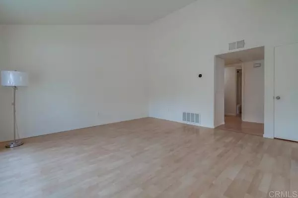 Escondido, CA 92027,1817 E Grand Ave. 6